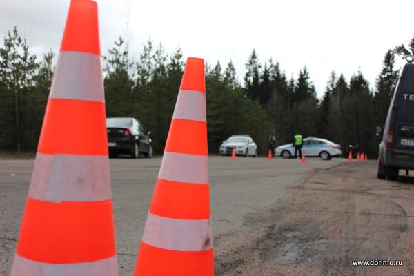 Трасса А-181 Скандинавия в Ленобласти частично перекрыта из-за смертельного ДТП со школьницами-велосипедистками