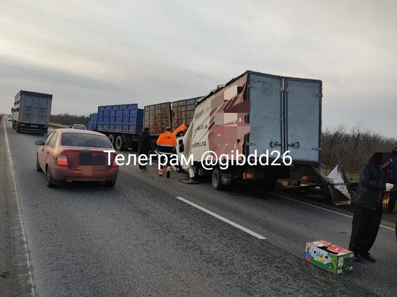 На Ставрополье в ДТП с двумя грузовиками на трассе Р-217 Кавказ погиб человек