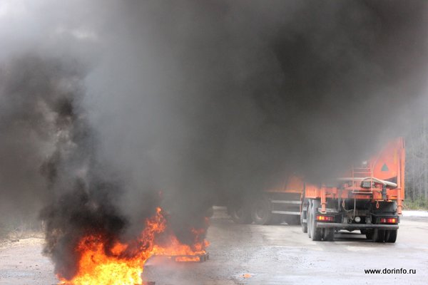 В аварии с загоревшимися грузовиками на трассе М-5 Урал в Челябинской области погиб человек