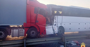 В аварии с фурой и автобусом на трассе Р-22 Каспий в Рязанской области один человек погиб, 13 пострадали