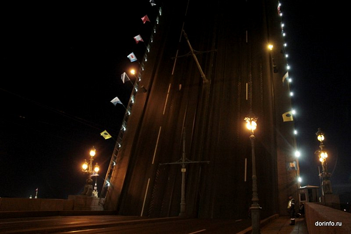 Четыре моста разведут в Петербурге в ночь на 25 января