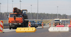 До конца мая ограничено движение на КАД Петербурга в районе развязки с Выборгским шоссе