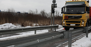 В Амурской области и Якутии ограничено движение большегрузов по трассе А-360 Лена