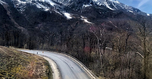 Движение автобусов и легковых машин по Военно-Грузинской дороге в Северной Осетии возобновили