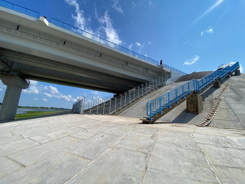 На федеральных трассах в Новгородской и Тверской областях капитально ремонтируют мосты и путепроводы