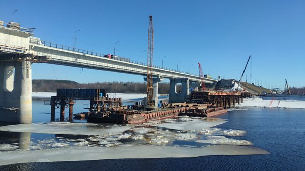 На трассе М-10 Россия в Новгородской области капитально ремонтируют мост через Волхов