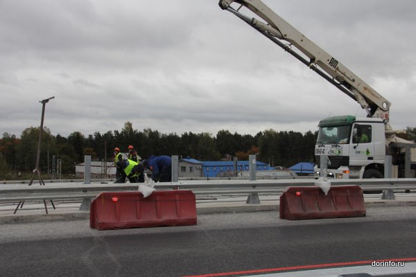 Завершен монтаж балок путепровода над трассой М-12 во Владимирской области