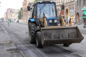 На участке реконструкции улицы Крупской в Омске восстанавливают ось дороги