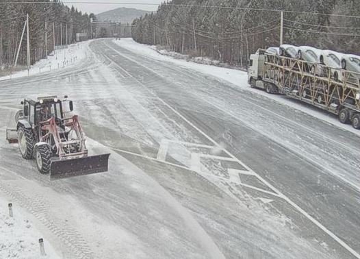 Федеральные дорожники обеспечивают безопасный проезд по трассам в Забайкалье в условиях снегопада