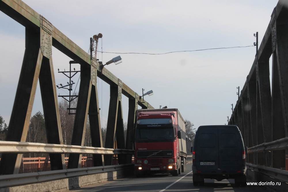 Международный мост через Амур между Благовещенском и Хэйхэ за 16 часов пересекает около 150 машин