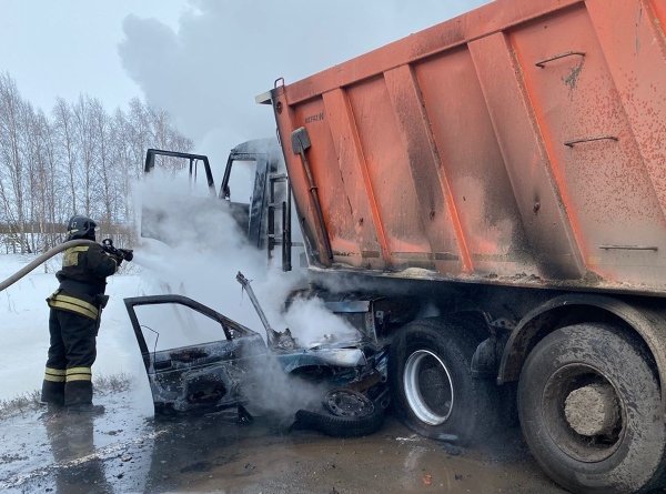 Четыре человека погибли в ДТП с легковушкой и грузовиком в Нижегородской области