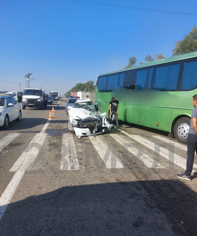 В ДТП с автобусом и легковушками на Кубани погиб человек