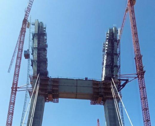 Смонтированы первые 10 вант на пилоне моста в Новосибирске