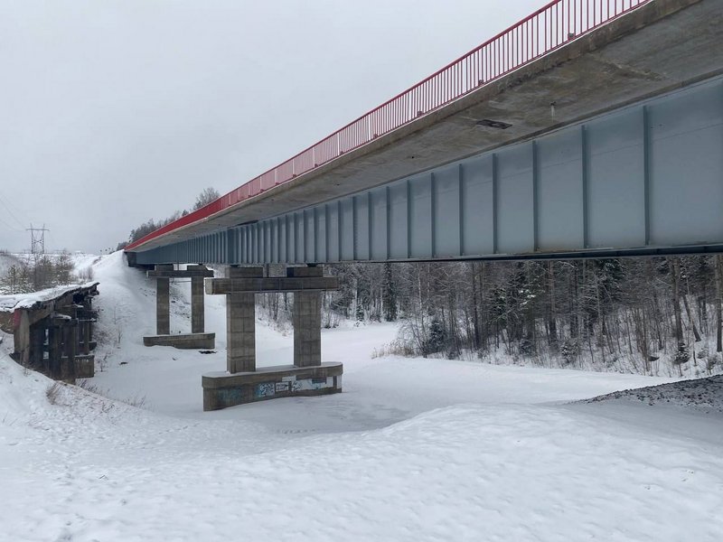 На трассе А-215 в Ленобласти вводят реверс из-за ремонта моста через реку Яндеба