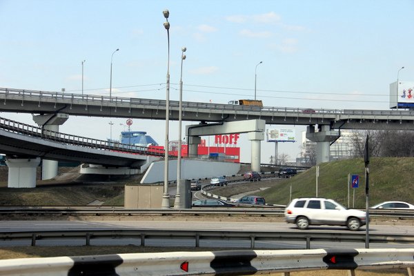 Реконструкция развязки МКАД с Алтуфьевским шоссе в Москве выполнена на 27 %