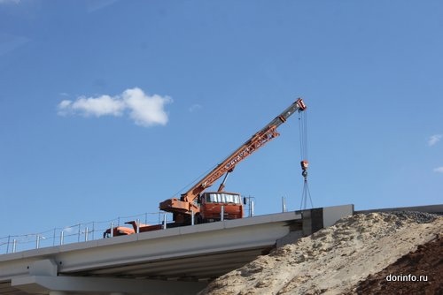 Подрядчик приступил к возведению подпорных стен моста в долине реки Данилиха в Перми