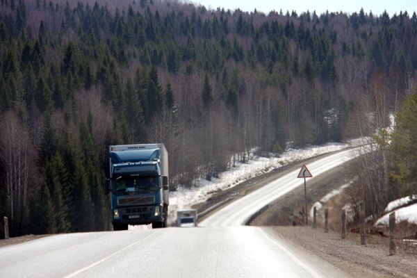 В апреле по дорогам в Тульской области ограничат движение большегрузов