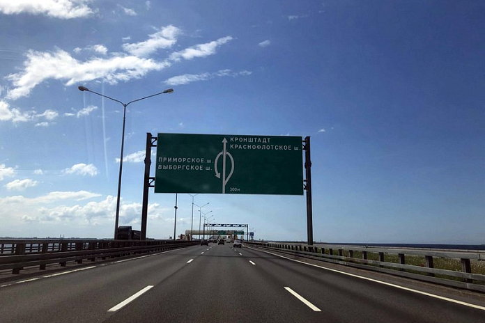 На развязке дамбы и Кронштадтского шоссе в Петербурге введен реверс