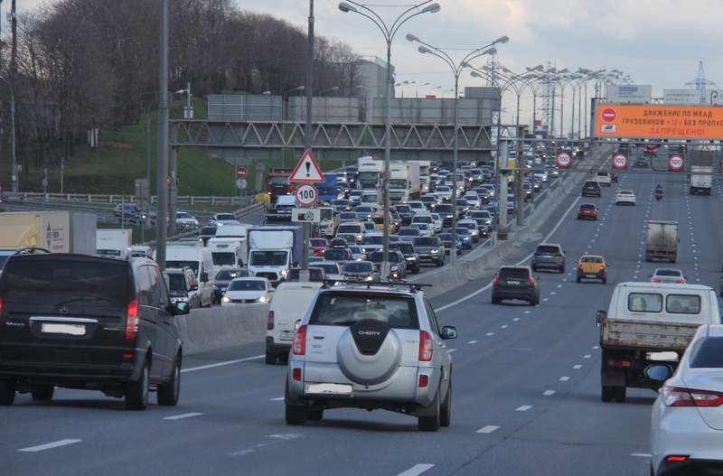 Утром 3 июня авария затруднила движение на юго-востоке МКАД