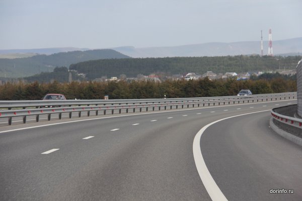На восьмом этапе трассы Таврида под Севастополем для движения открыли часть путепровода и моста