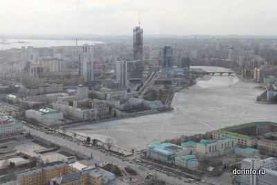 Глава Свердловской области назвал 2021 год «годом строительного бума» в дорожной инфраструктуре региона