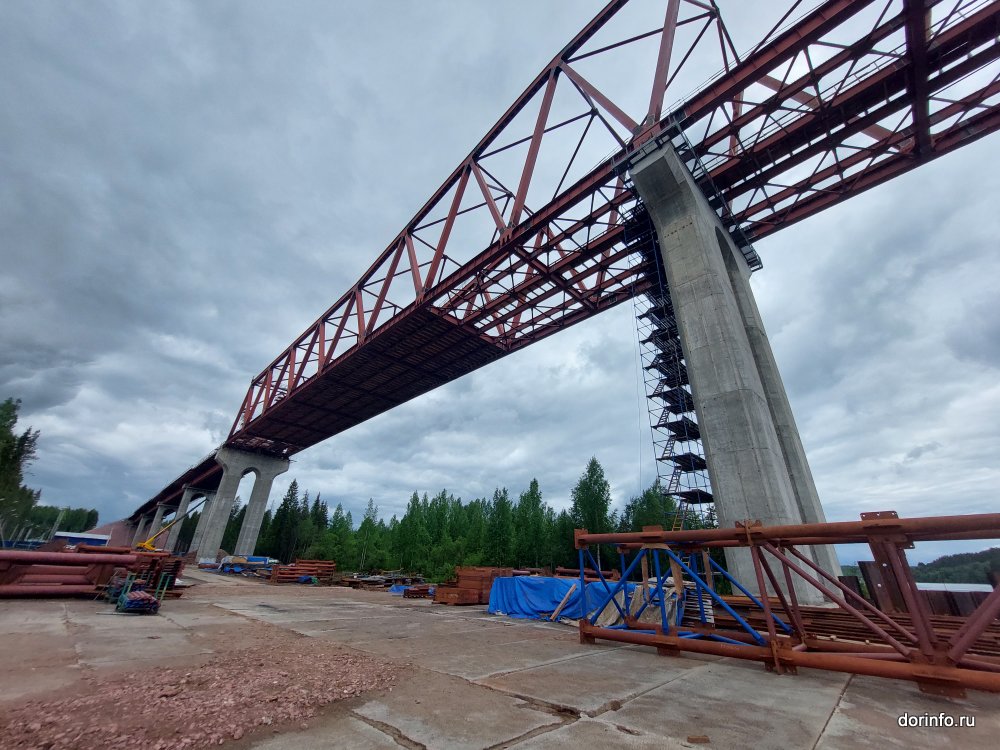 Глава Ленобласти осмотрел строительство моста через Свирь в Подпорожье