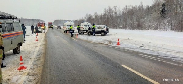 Трое из Chevrolet Cruze погибли в ДТП с Chevrolet Niva на трассе М-8 в Вологодской области