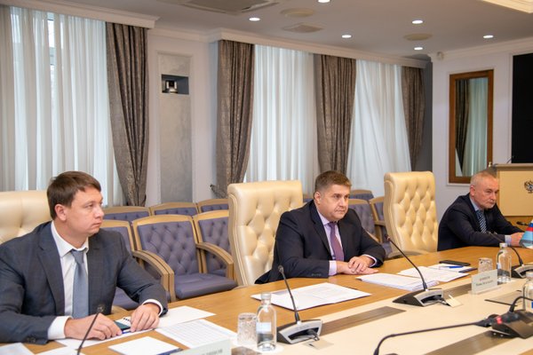 Глава Росавтодора обсудил с губернатором Пермского края развитие дорожного хозяйства в регионе