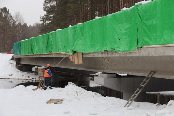 В апреле завершат капремонт моста через реку Неведрянка в Псковской области