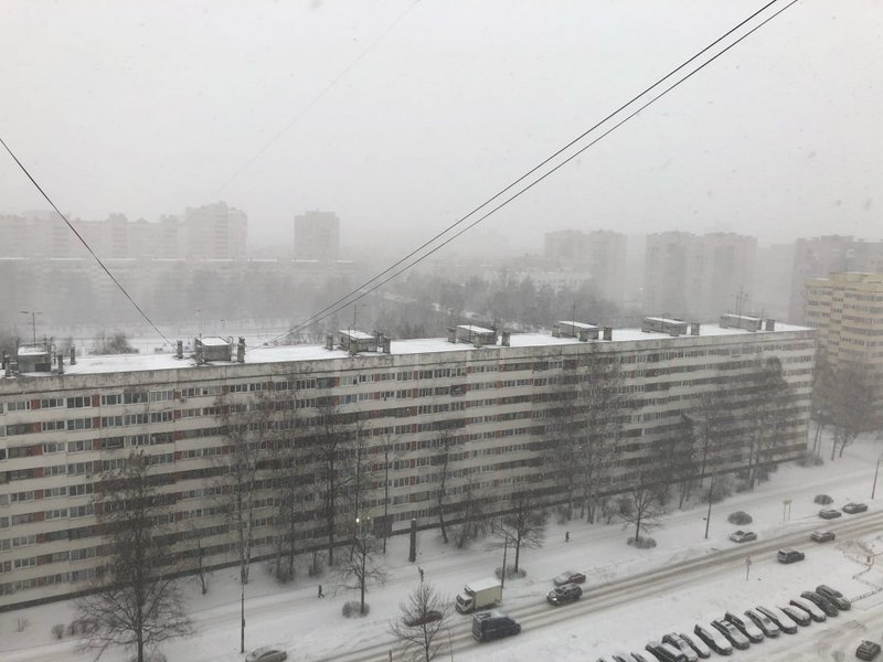 Снег с дождем осложнил дорожную обстановку в Петербурге и Ленобласти