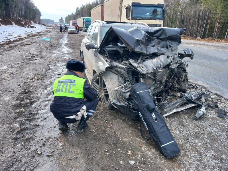 Уснувший водитель спровоцировал смертельное ДТП на трассе Пермь – Екатеринбург в Свердловской области