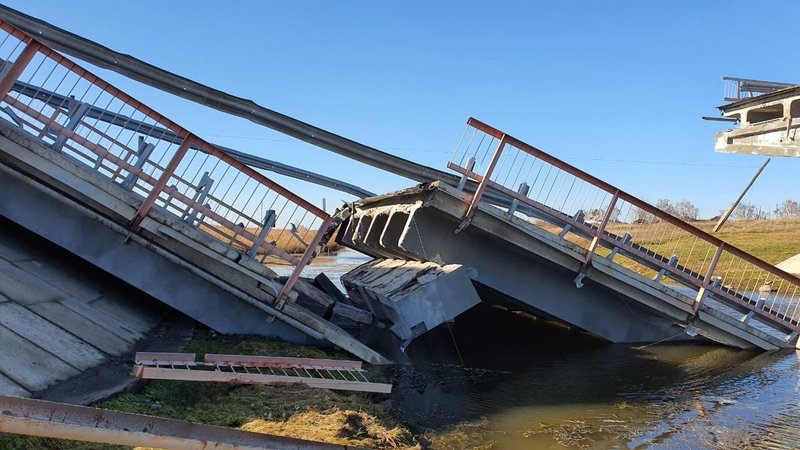 Рухнувший мост в Новосибирской области готовят к срочному восстановлению Рухнувший мост в Новосибирской области готовят к срочному восстановлению