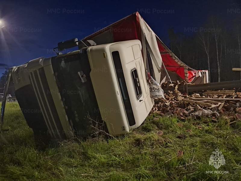 Водитель большегруза погиб в аварии на трассе М-12 Восток во Владимирской области Водитель большегруза погиб в аварии на трассе М-12 Восток во Владимирской области