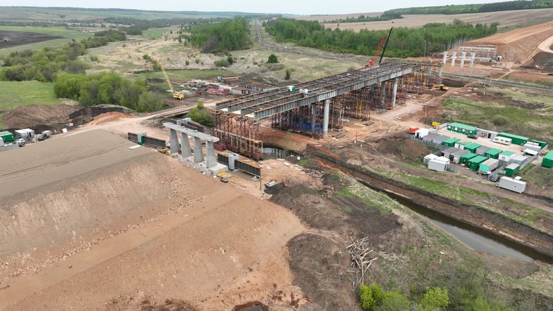 Больше 920 тонн пролета смонтировано при строительстве моста через Авлашку на обходе Нижнекамска и Набережных Челнов