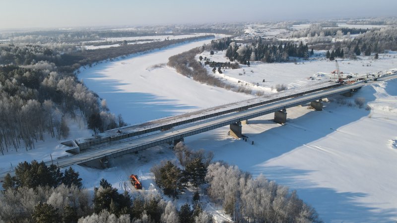 Завершена надвижка пролетов моста через реку Яя в Томской области