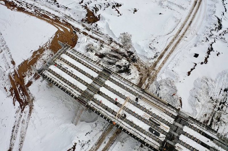Смонтированы балки пролетов двух путепроводов на трассе М-7 Волга в Татарстане