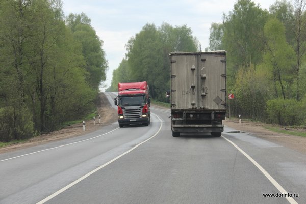 Движение грузовиков по дорогам в Мурманской области ограничат на полтора месяца