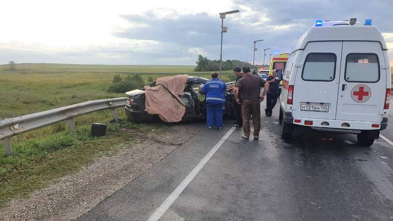 Двое детей погибли в аварии на трассе Р-22 Каспий в Волгоградской области Двое детей погибли в аварии на трассе Р-22 Каспий в Волгоградской области