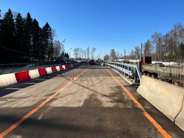 Началось строительство левой стороны моста через Мещериху на Лобненском шоссе в Подмосковье