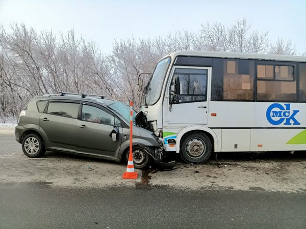 Трое пострадали в ДТП с автобусом под Омском
