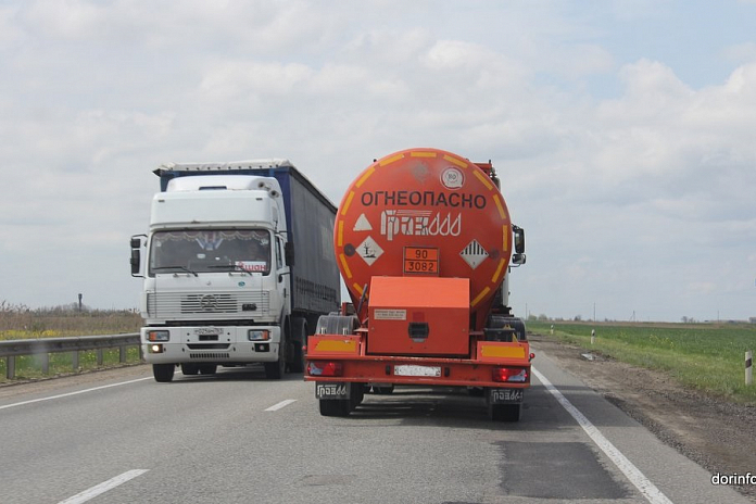 По дорогам Липецкой области с 1 апреля ограничат движение большегрузов