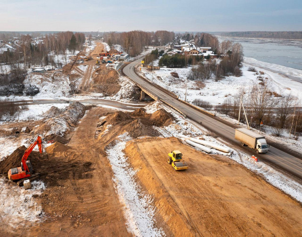 Строительство моста через Мойку продолжается в Ленобласти в поселке Павлово