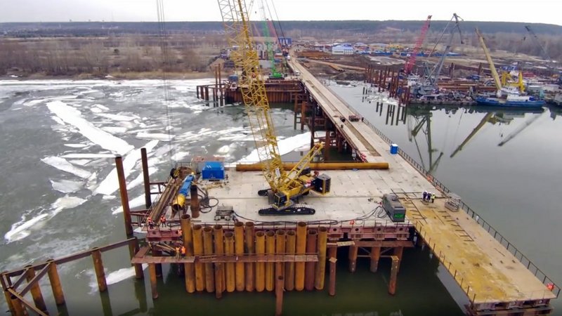 Временный мост возвели на обходе Нижнекамска и Набережных Челнов для строительства переправы через Каму