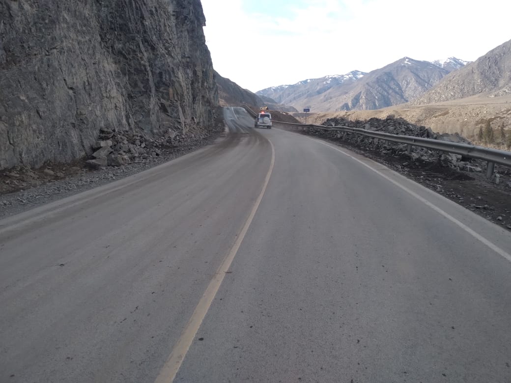 Открыт участок Чуйского тракта в Республике Алтай после камнепада