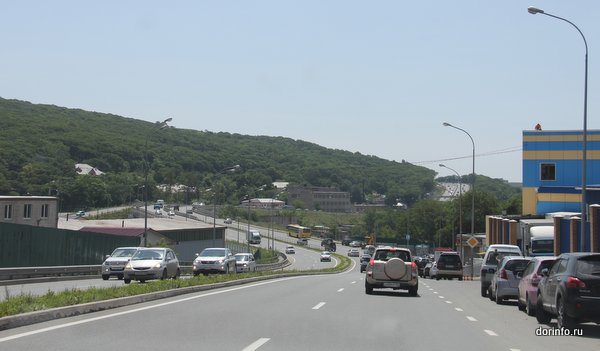 Власти Владивостока рассматривают возможность строительства дороги-дублера в микрорайоне Змеинка