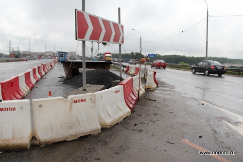 Из-за угрозы схода оползня на участке трассы М-4 Дон на Кубани перекрыли полосу