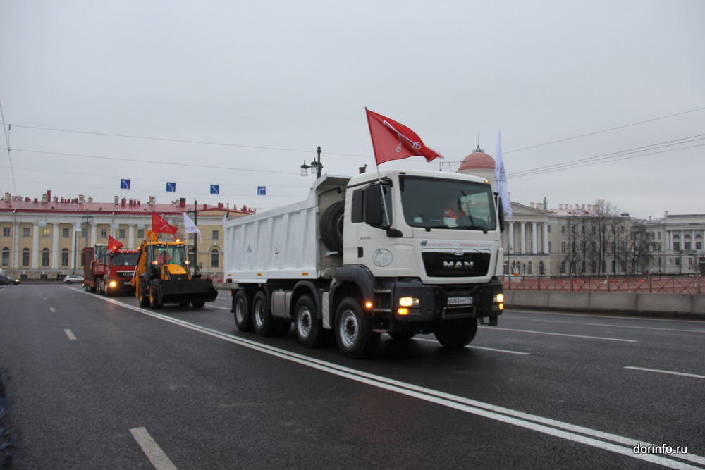 Биржевой мост в Петербурге открыт для автомобильного движения