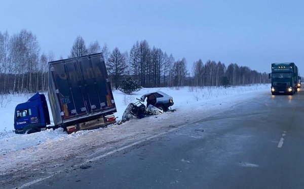 Два человека погибли в аварии на трассе Р-255 Сибирь в Новосибирской области