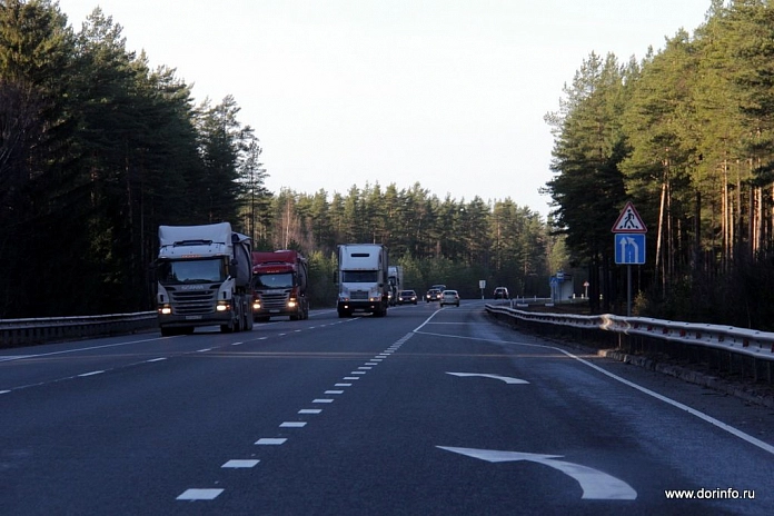 Движение грузовиков ограничат по дорогам Тюменской области с 15 апреля