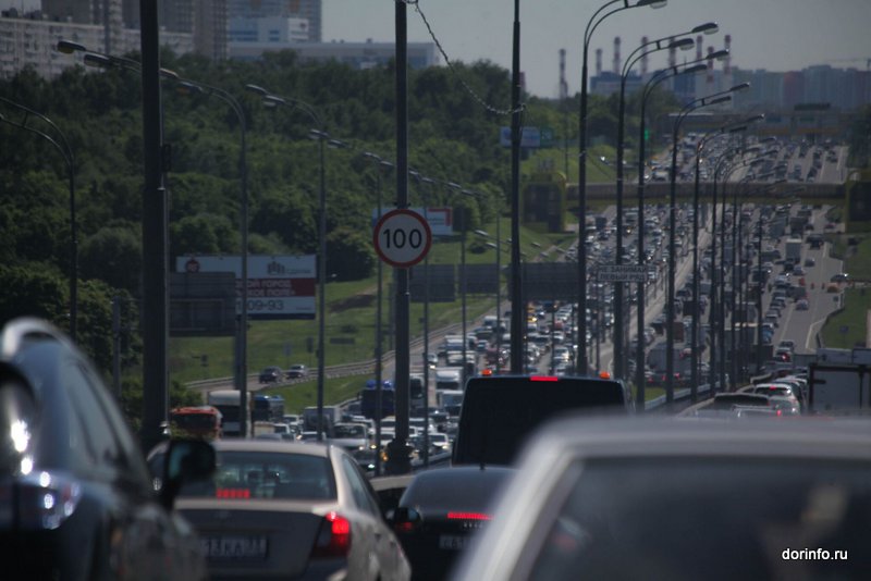 Средняя скорость движения на МКАД в Москве выросла на 6 %